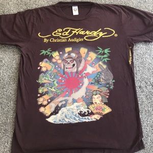 Men’s Ed Hardy t-shirt.